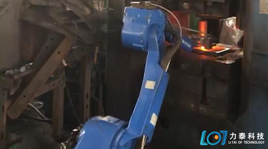 力泰工业机器人配电动螺旋压力机上料速度快
