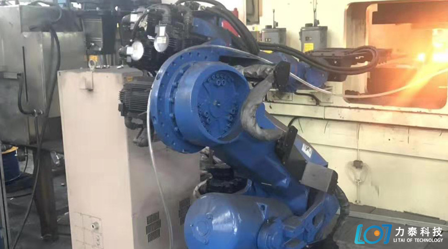 大吨位锻造工业机器人出现在齿轮生产线上